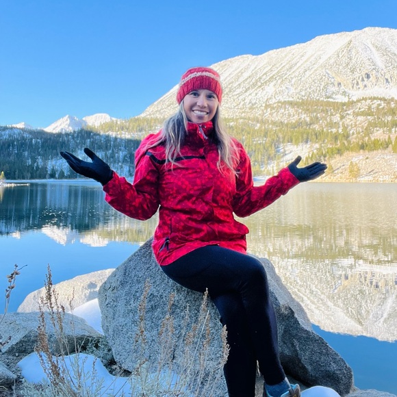 Hi! Welcome to my closet! I am Aileen ❤️ - Picture 2 of 16